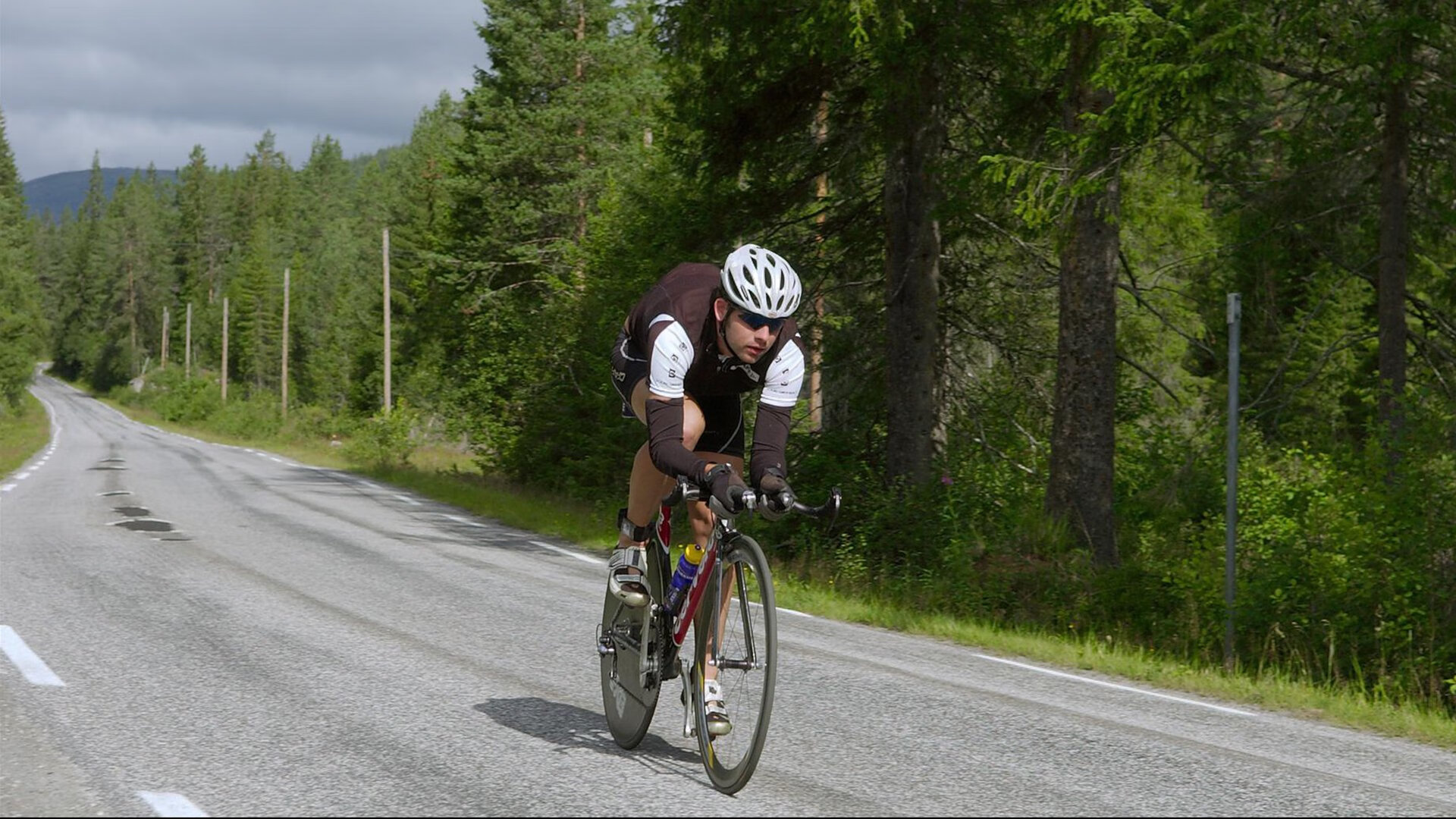 九游登录入口-WRC赛段安全措施：确保每一场比赛的安全保障，wrc比赛路面主要有哪些